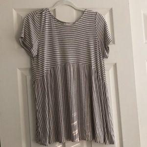 Short sleeve summer top